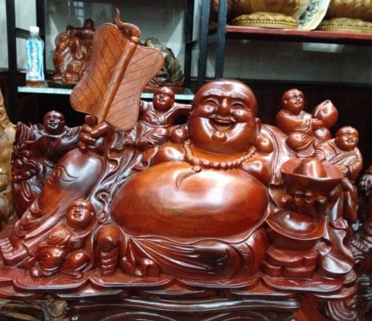 Bài trí tượng phật di lặc trong nhà giúp cầu tài lộc may mắn