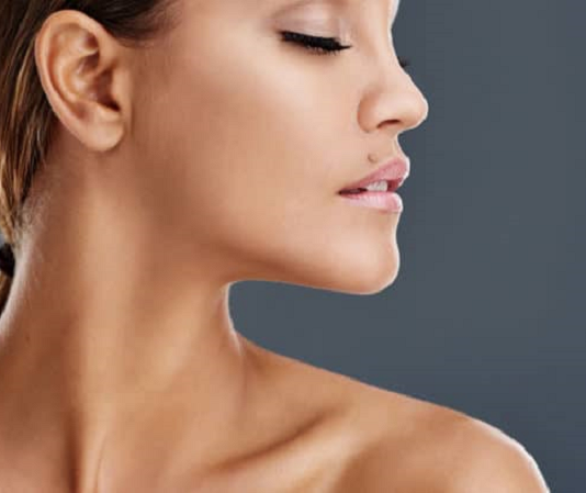 Nốt ruồi trên môi nam, nữ nói lên điều gì?