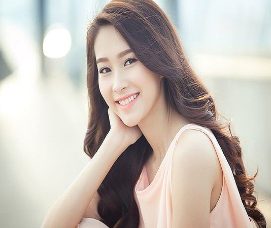 Tướng phụ nữ đẹp, quyền quý giàu sang