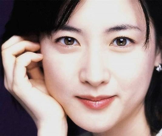 Xem tướng phụ nữ lộ rõ trên mặt phúc trời sinh Xem tướng phụ nữ lộ rõ trên mặt phúc trời sinh