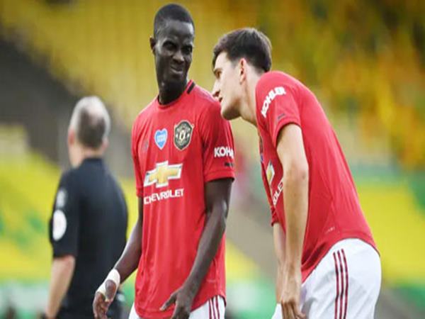 Bailly có thể 'kẹt lại' MU giống Maguire