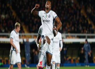 Chuyển nhượng Chelsea: Hậu vệ Denzel Dumfries vào tầm ngắm