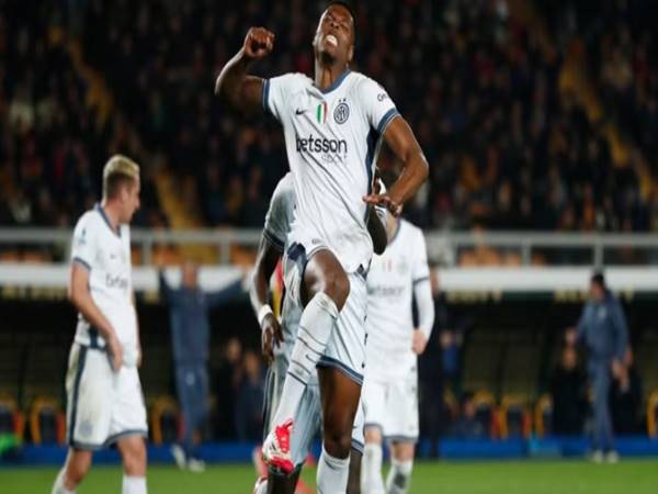 Chuyển nhượng Chelsea: Hậu vệ Denzel Dumfries vào tầm ngắm