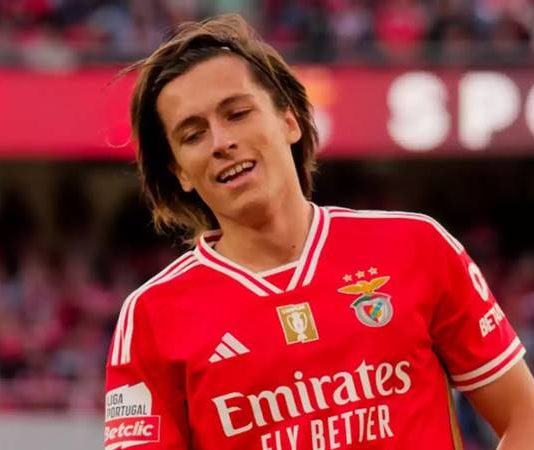 Chuyển nhượng 4/6: Real Madrid gặp bế tắc vụ Alvaro Carreras