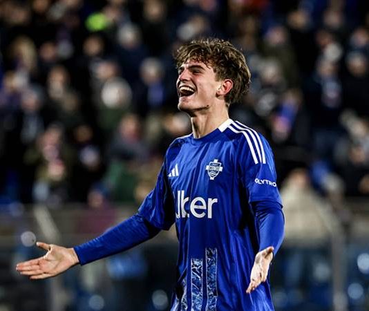 Chuyển nhượng 27/8: Real Madrid và Como tranh giành Nico Paz