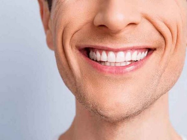 Luận vận mệnh người có đường pháp lệnh chẻ đôi