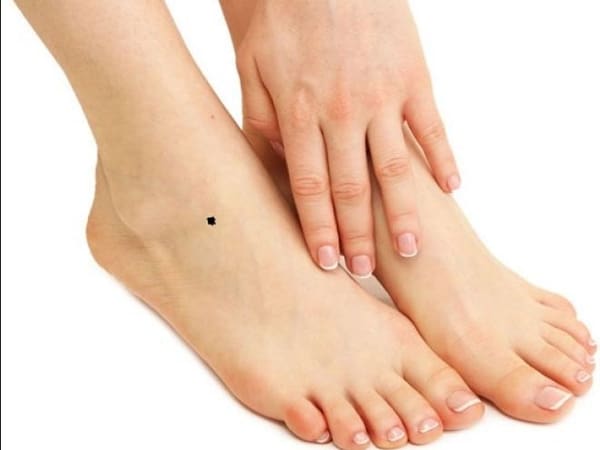 Xem tướng vị trí nốt ruồi ở chân có ý nghĩa gì