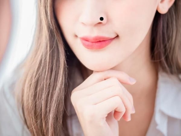 Xem tướng vị trí nốt ruồi ở mũi có ý nghĩa gì