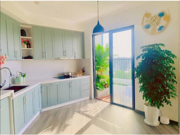 Những tác hại của bếp hướng ra cửa chính trong phong thủy