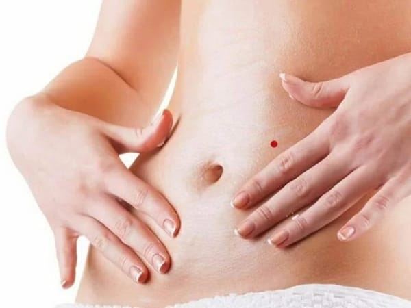 Ý nghĩa tình duyên của nốt ruồi son ở bụng