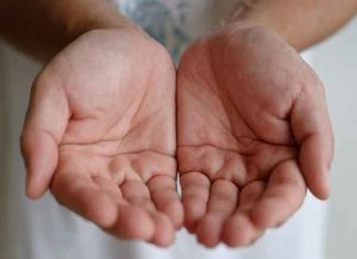 chỉ tay phá sản