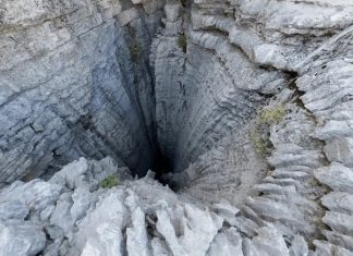 Giải mã chi tiết ý nghĩa nằm mơ thấy hố sâu là điềm gì?