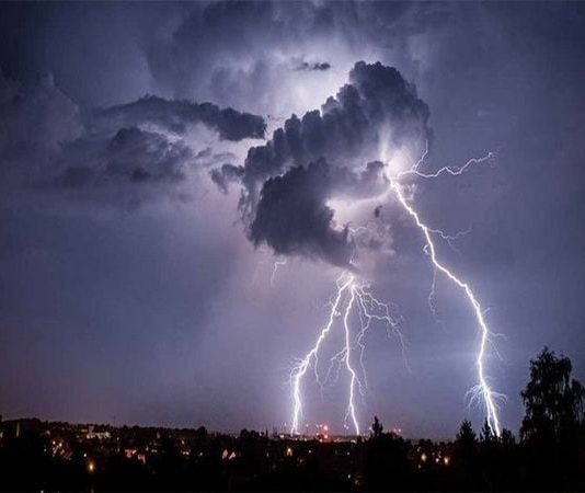 Lý giải nằm mơ thấy sấm sét là điềm gì, số mấy may mắn?