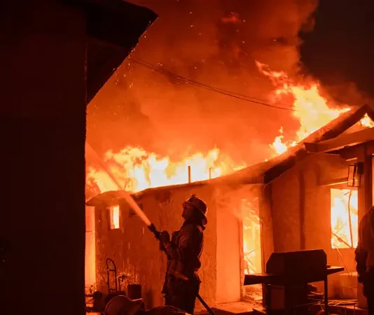 Giải mã trọn bộ bí ẩn ngủ mơ thấy lửa cháy là điềm gì?