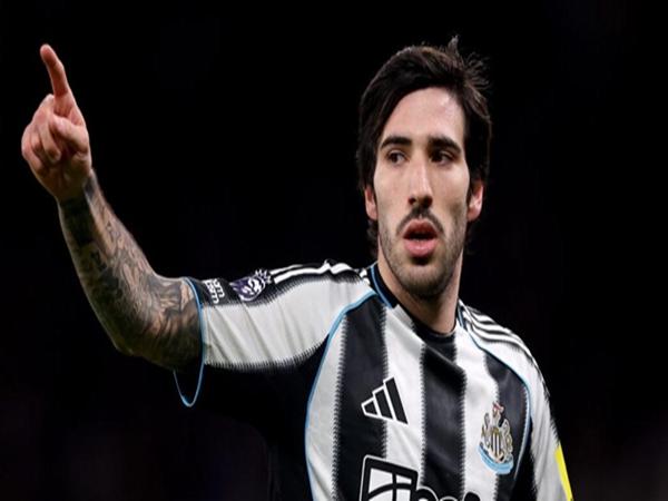 Mẫu tiền vệ Chelsea đang thiếu