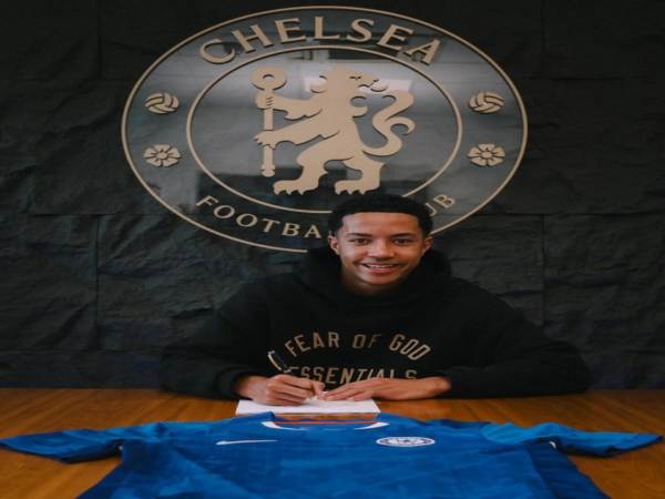 Chuyển nhượng Chelsea: Chelsea hoàn tất thương vụ Yisa Alao