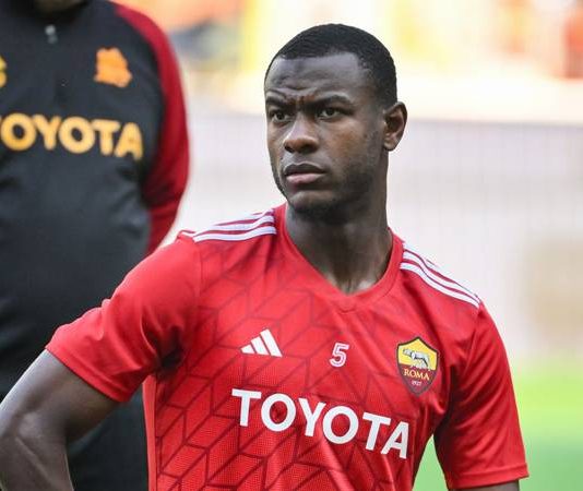 Chuyển nhượng Man United: Vượt mặt dàn ông lớn vụ Ndicka Chuyển nhượng Man United