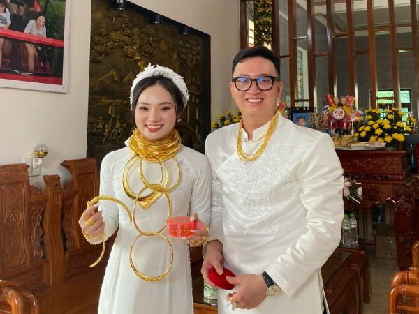 Nằm mơ thấy người thân cho vàng có con gì may mắn tài lộc