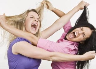 Mơ thấy đánh nhau là điềm gì