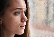 Mơ thấy mình khóc có điềm báo gì, chọn con số nào phát tài?